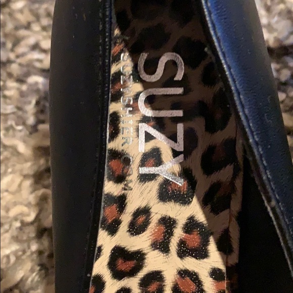 Suzy Shier Wedge Pumps - Picture 4 of 4